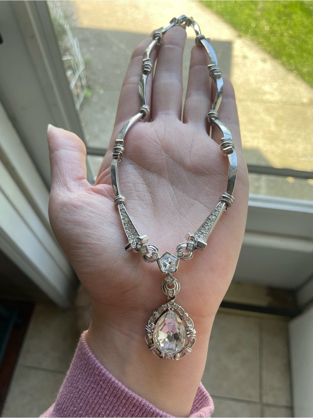 Vintage Smithsonian Marie Antoinette crystal necklace